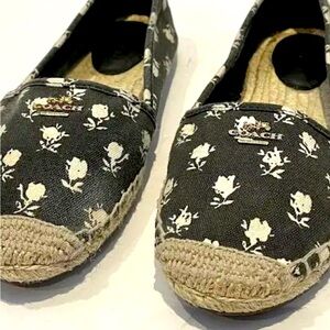 Coach Rodelle Calico Rose flat pre owned sz 6